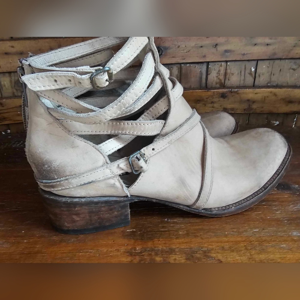 Freebird Stair Bootie Size 10 - Picture 9 of 9